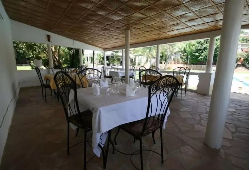 هتل Top Hill Residence Kiriri