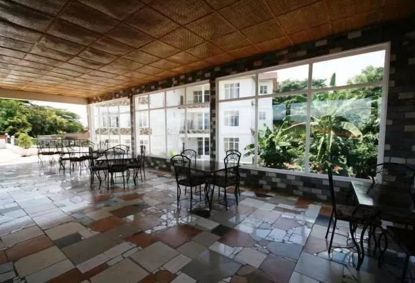 هتل Top Hill Residence Kiriri