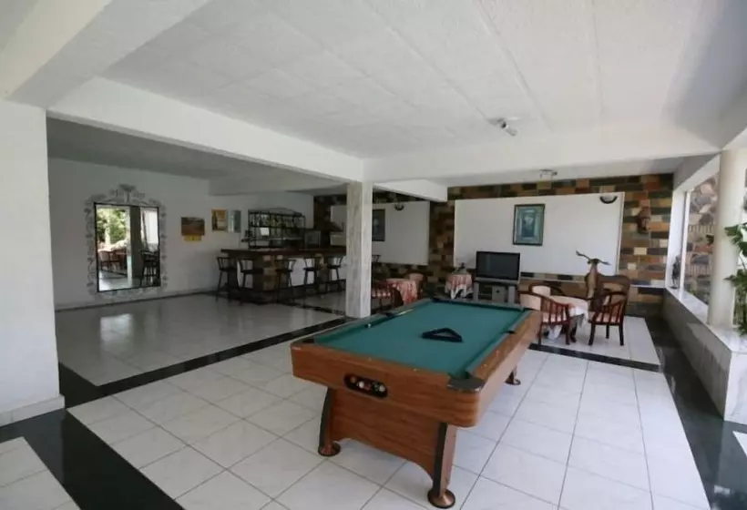 هتل Top Hill Residence Kiriri