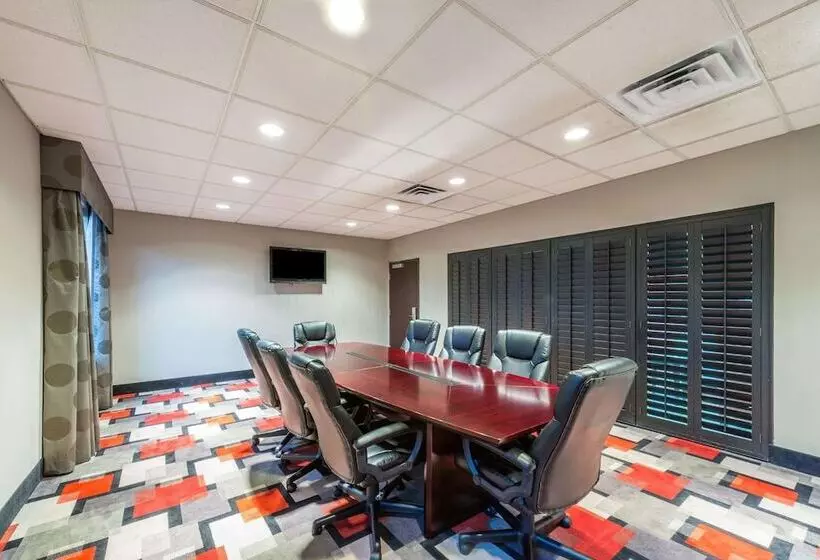 Otel Wingate By Wyndham Lake Charles Casino Area