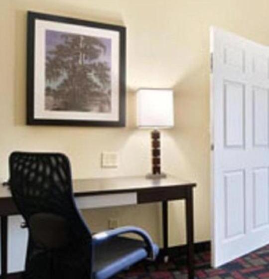 בית מלון כפרי Wingate By Wyndham Lake Charles Casino Area