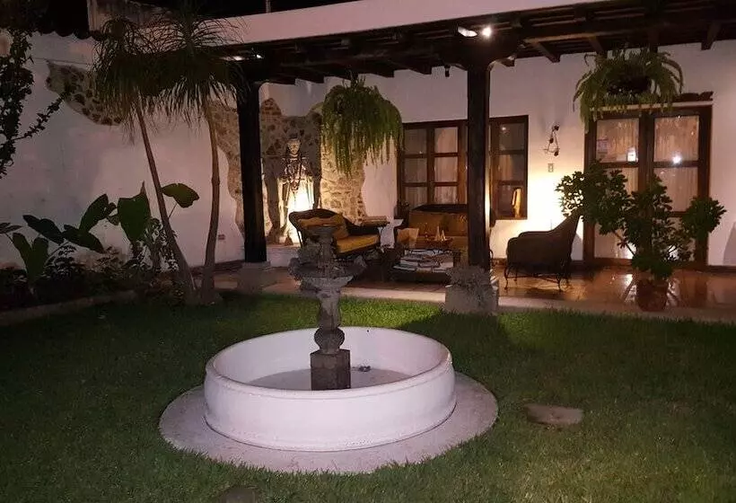 تختخواب و صبحانه La Casa De Don Pedro