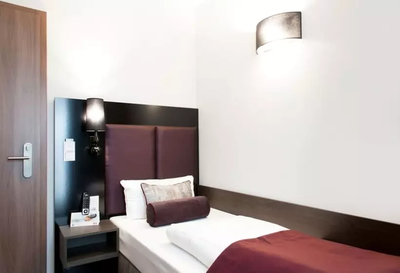 Hotelli Arena Villa Am Wasserpark