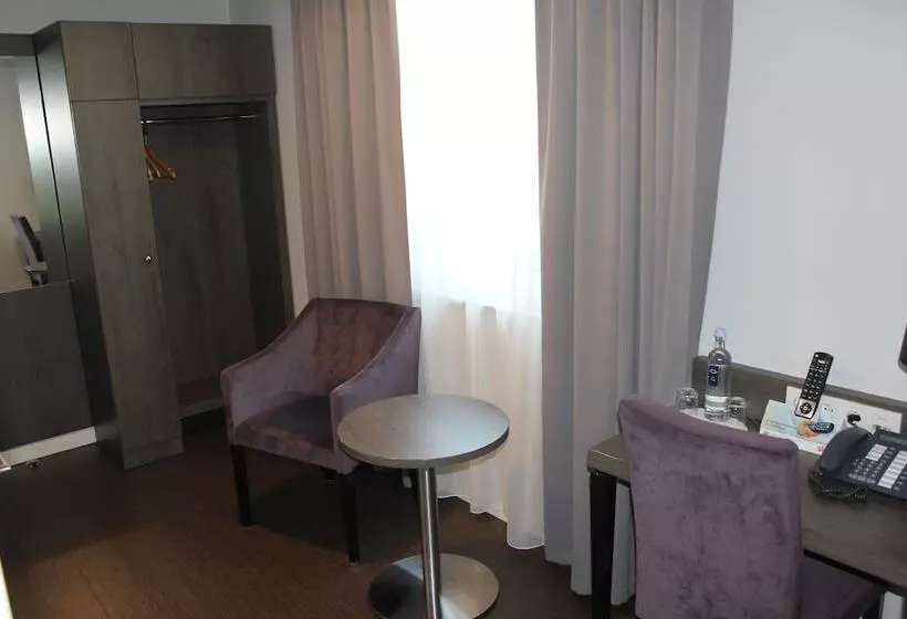 Hotelli Arena Villa Am Wasserpark