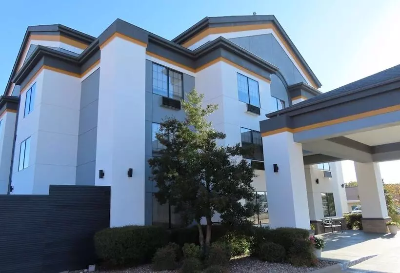 Отель Best Western Prime Inn & Suites