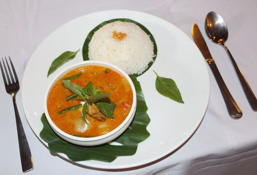 Отель Central Night