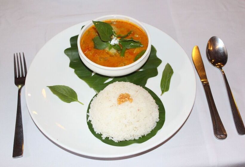 Отель Central Night