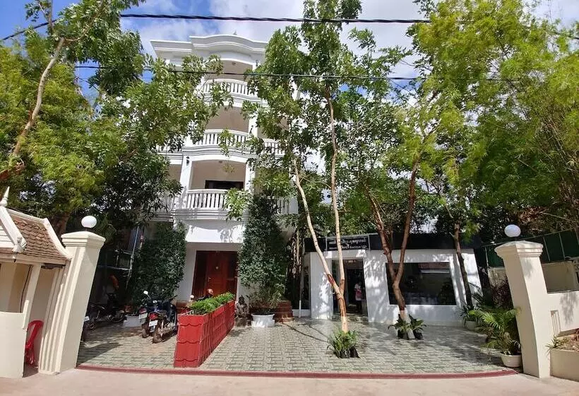 호텔 Central Night