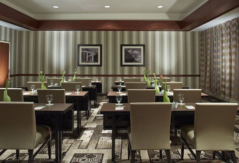 فندق Courtyard Minneapolis St. Paul/roseville