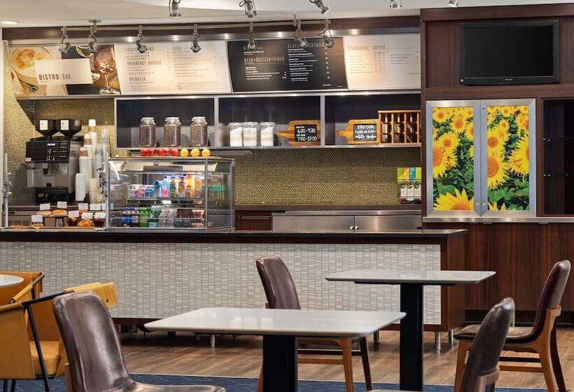 فندق Courtyard Minneapolis St. Paul/roseville