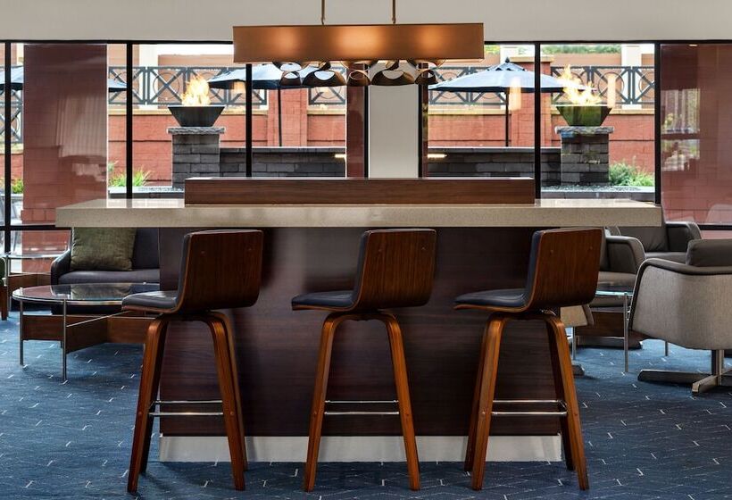 فندق Courtyard Minneapolis St. Paul/roseville