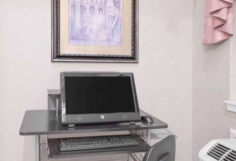 בית מלון כפרי Days Inn By Wyndham Nacogdoches/sfa University/downtown