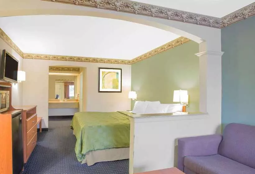 בית מלון כפרי Days Inn By Wyndham Nacogdoches/sfa University/downtown