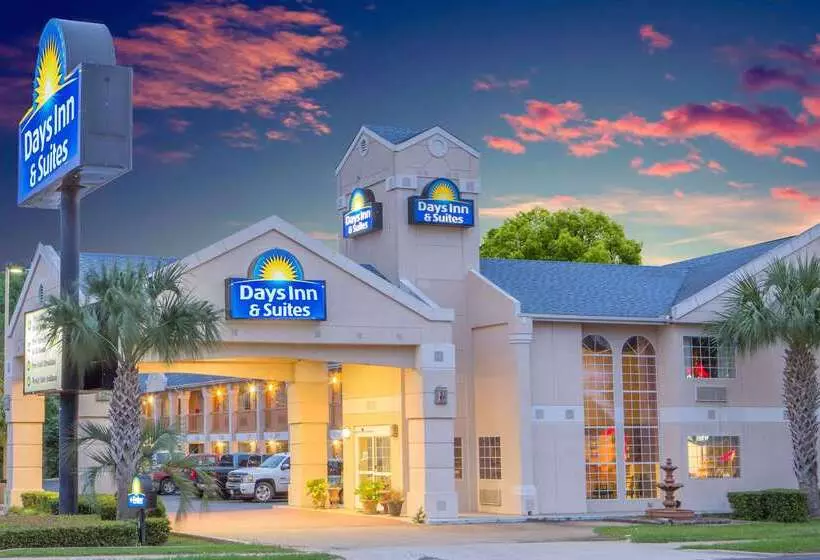 בית מלון כפרי Days Inn By Wyndham Nacogdoches/sfa University/downtown