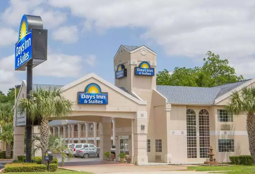 בית מלון כפרי Days Inn By Wyndham Nacogdoches/sfa University/downtown