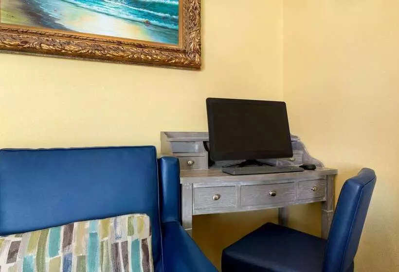 هتل Days Inn By Wyndham Port Aransas Tx