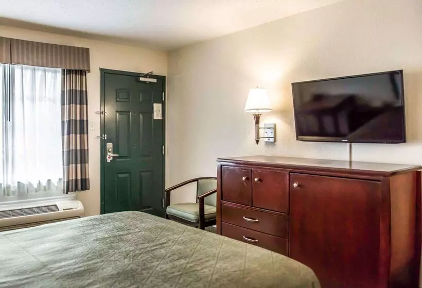 Отель Econo Lodge