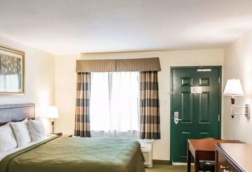 Отель Econo Lodge