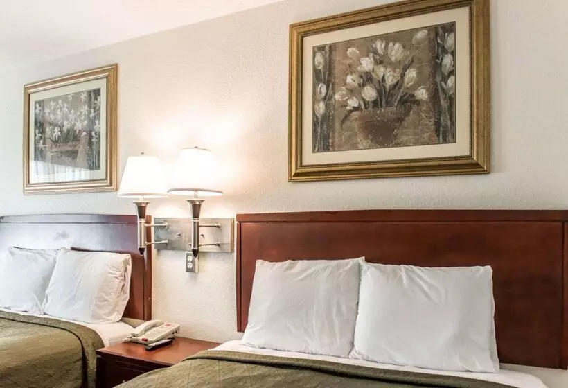 Отель Econo Lodge