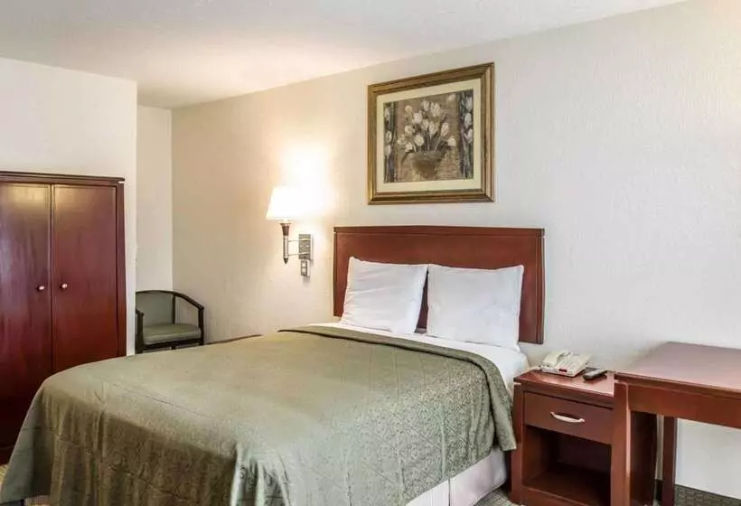 Отель Econo Lodge