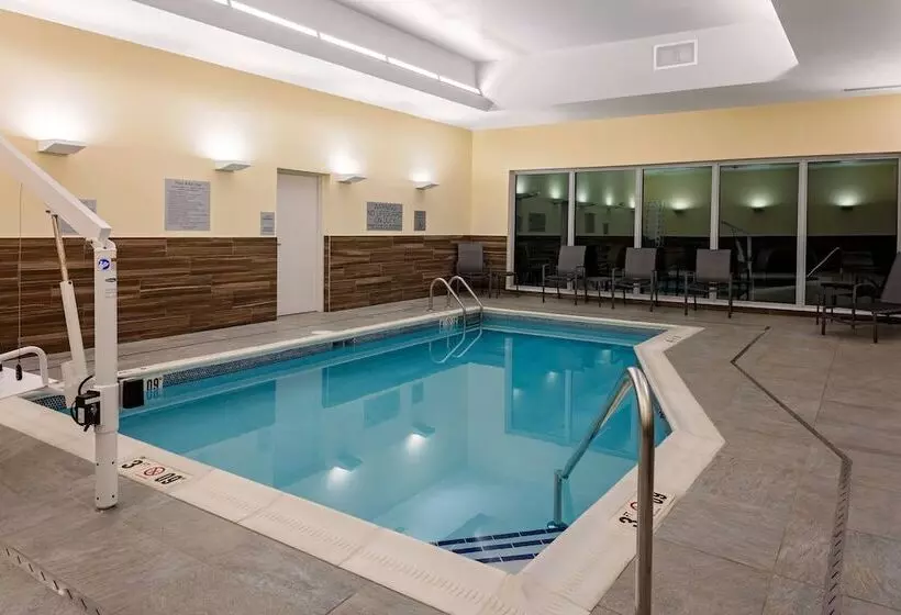 ホテル Fairfield By Marriott Port Clinton Waterfront