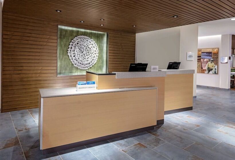 فندق Fairfield By Marriott Port Clinton Waterfront