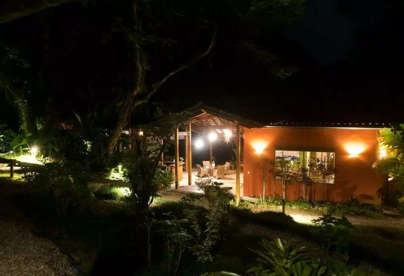 Отель Guest House Ilha Splendor