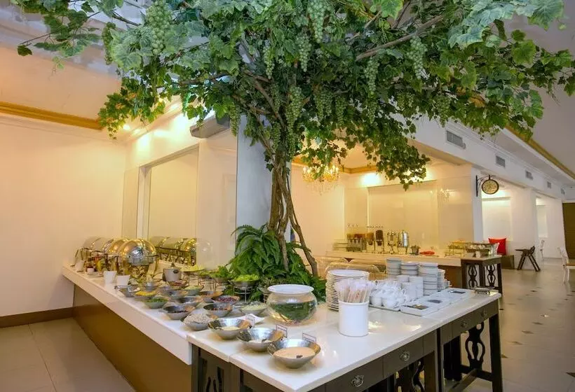 Hope Land Hotel 46/1