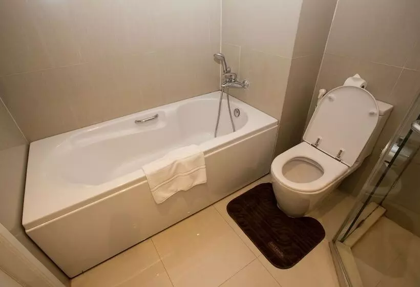 Hope Land Hotel 46/1