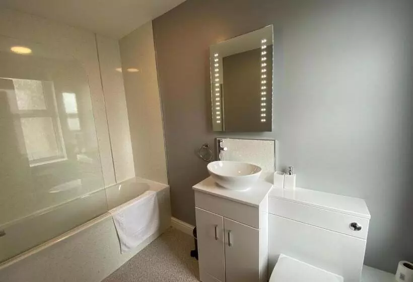 בית מלון כפרי Marine View Guest House