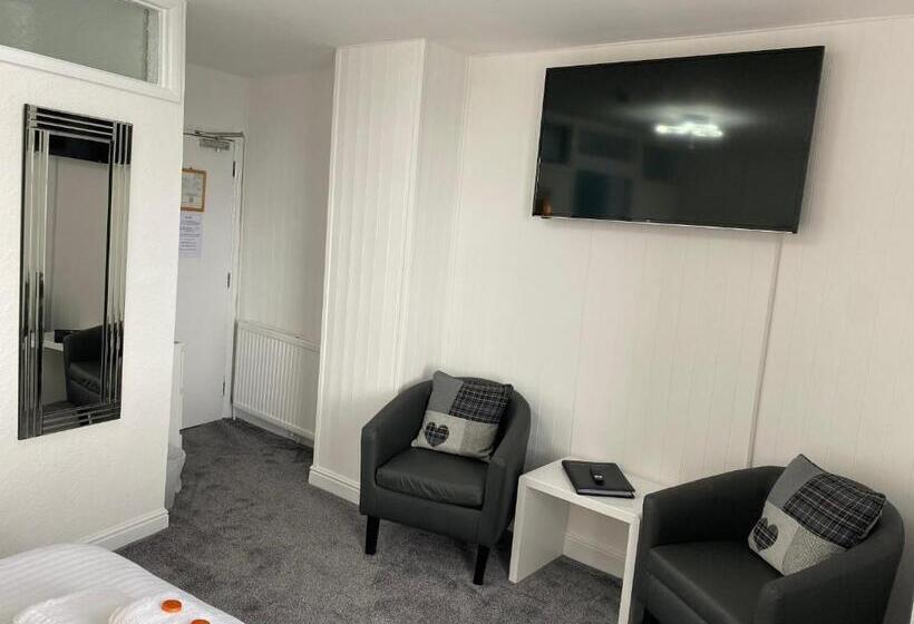 בית מלון כפרי Marine View Guest House