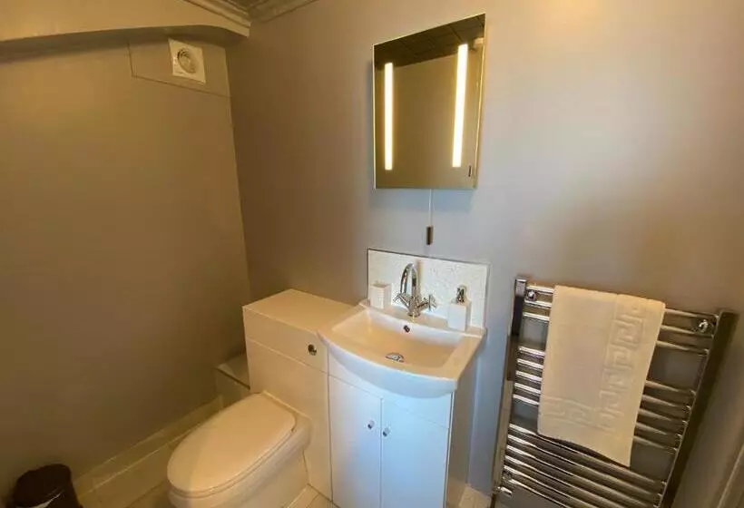 בית מלון כפרי Marine View Guest House