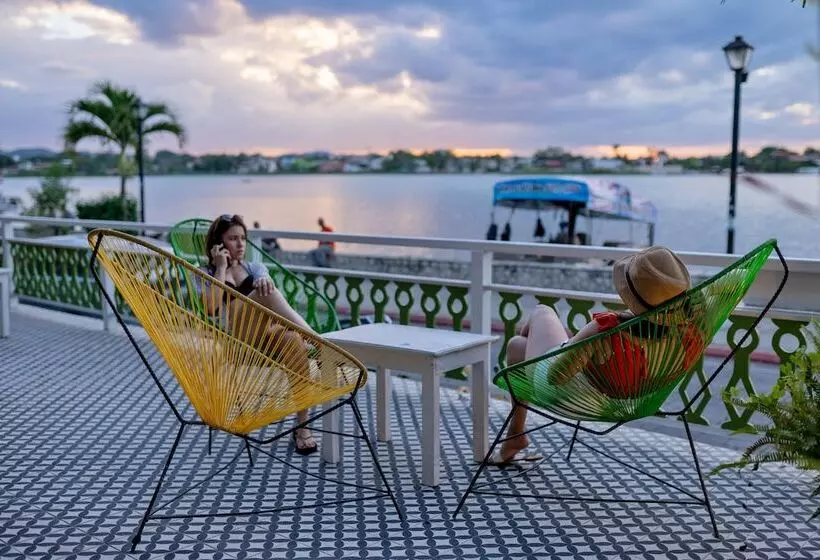 هتل Peten
