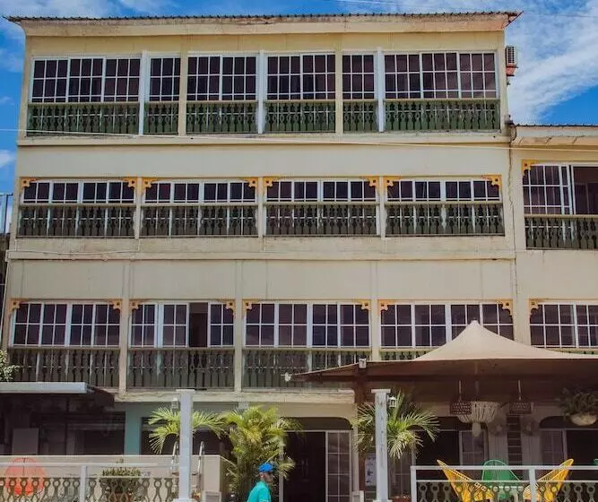 هتل Peten