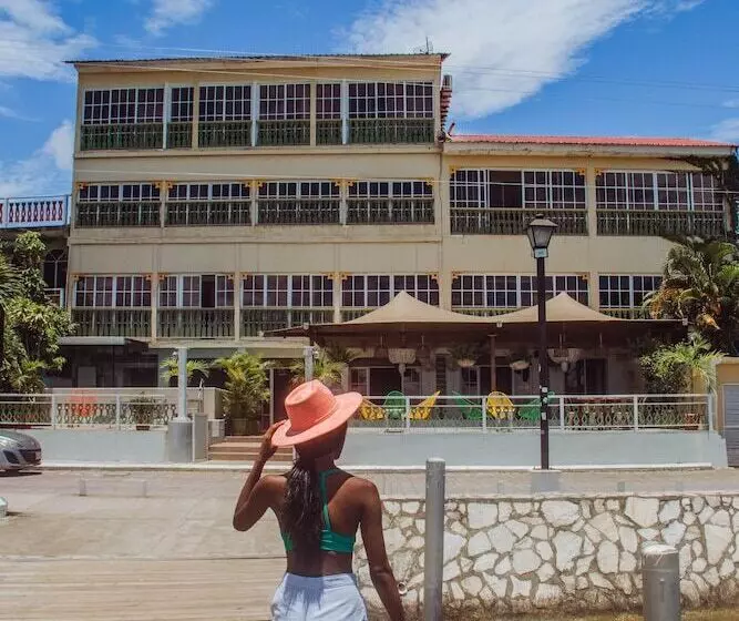 هتل Peten