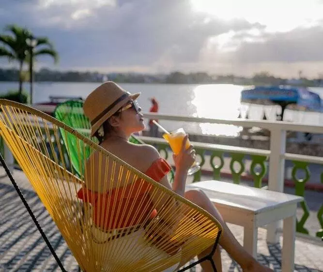 هتل Peten