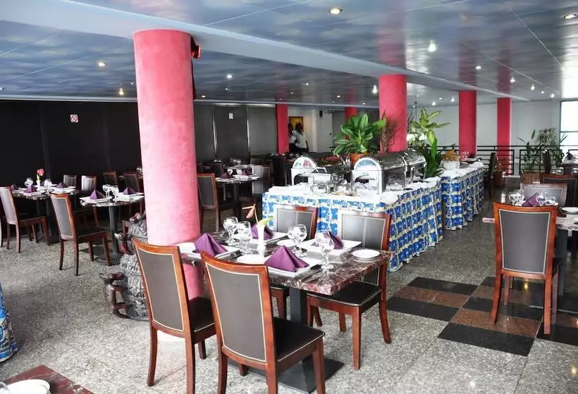 هتل Prince De Galles