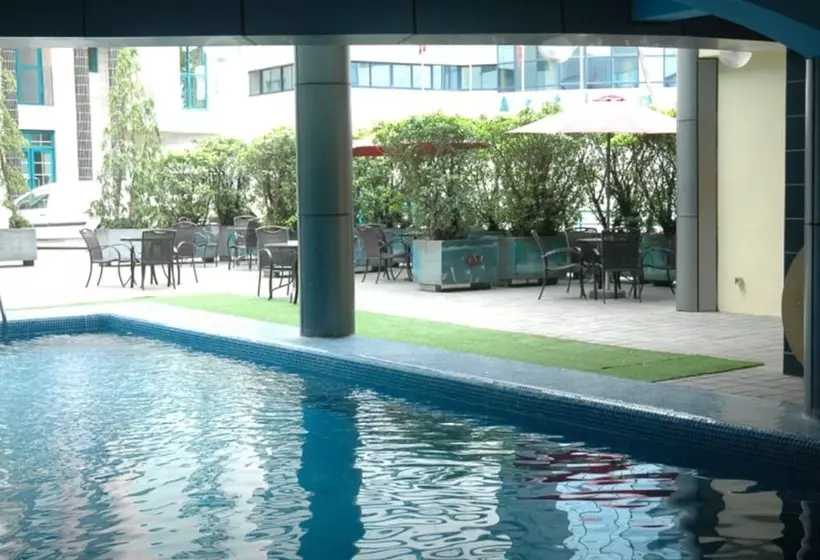 هتل Prince De Galles