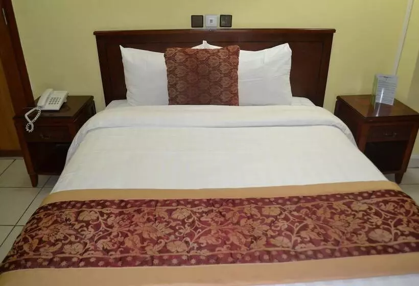 هتل Prince De Galles