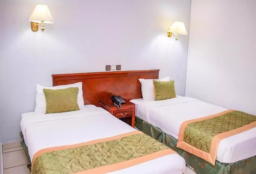 هتل Prince De Galles