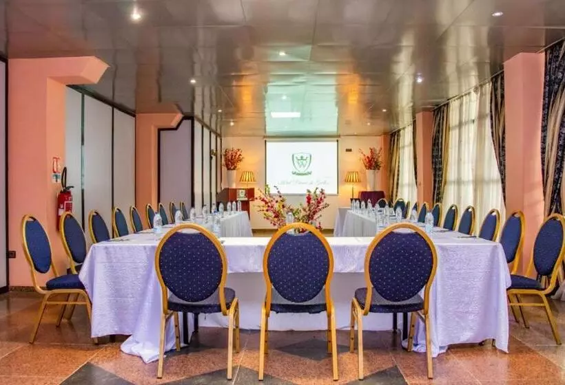 هتل Prince De Galles