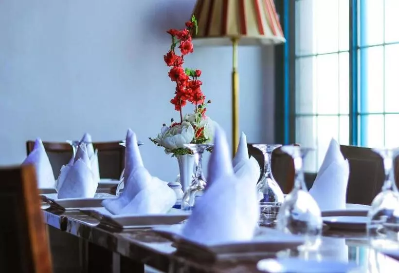 هتل Prince De Galles