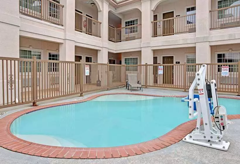 酒店 Super 8 By Wyndham Montgomery/ Lake Conroe