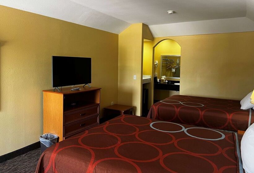 فندق Super 8 By Wyndham Montgomery/ Lake Conroe