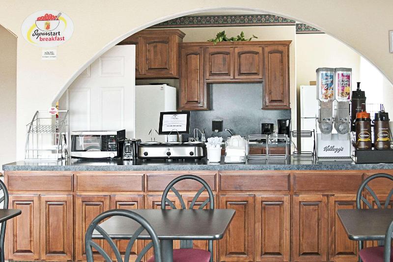 فندق Super 8 By Wyndham Montgomery/ Lake Conroe