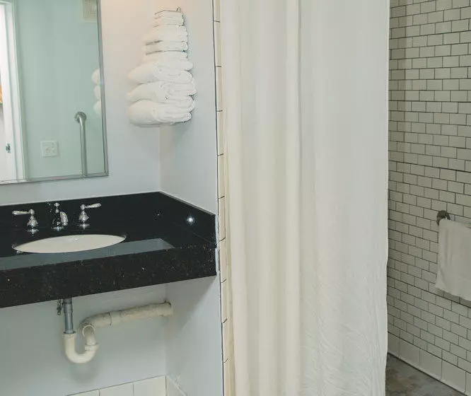 Отель Harbor Town Inn