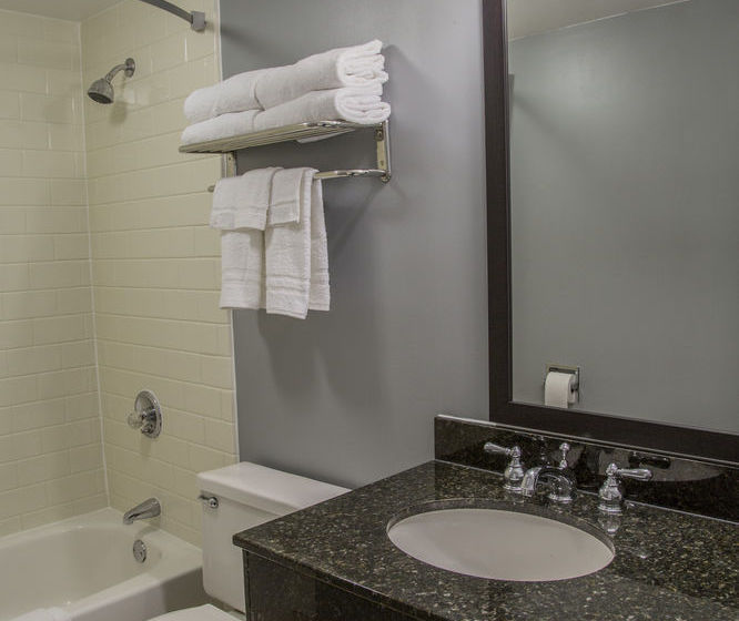 בית מלון כפרי Harbor Town Inn