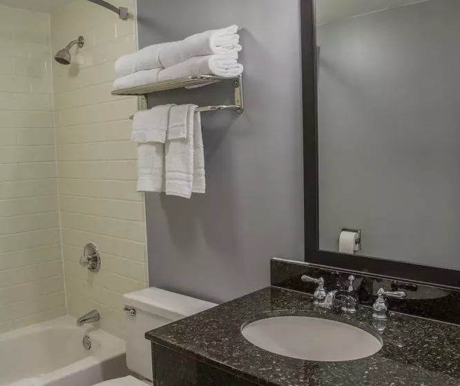 Отель Harbor Town Inn