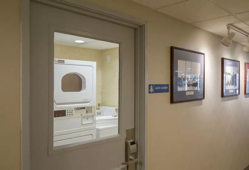 Отель Harbor Town Inn