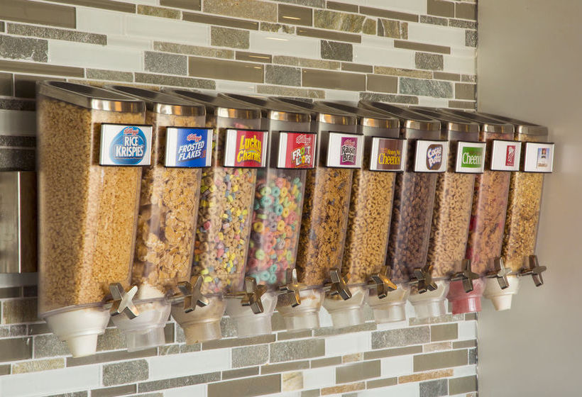 בית מלון כפרי Harbor Town Inn